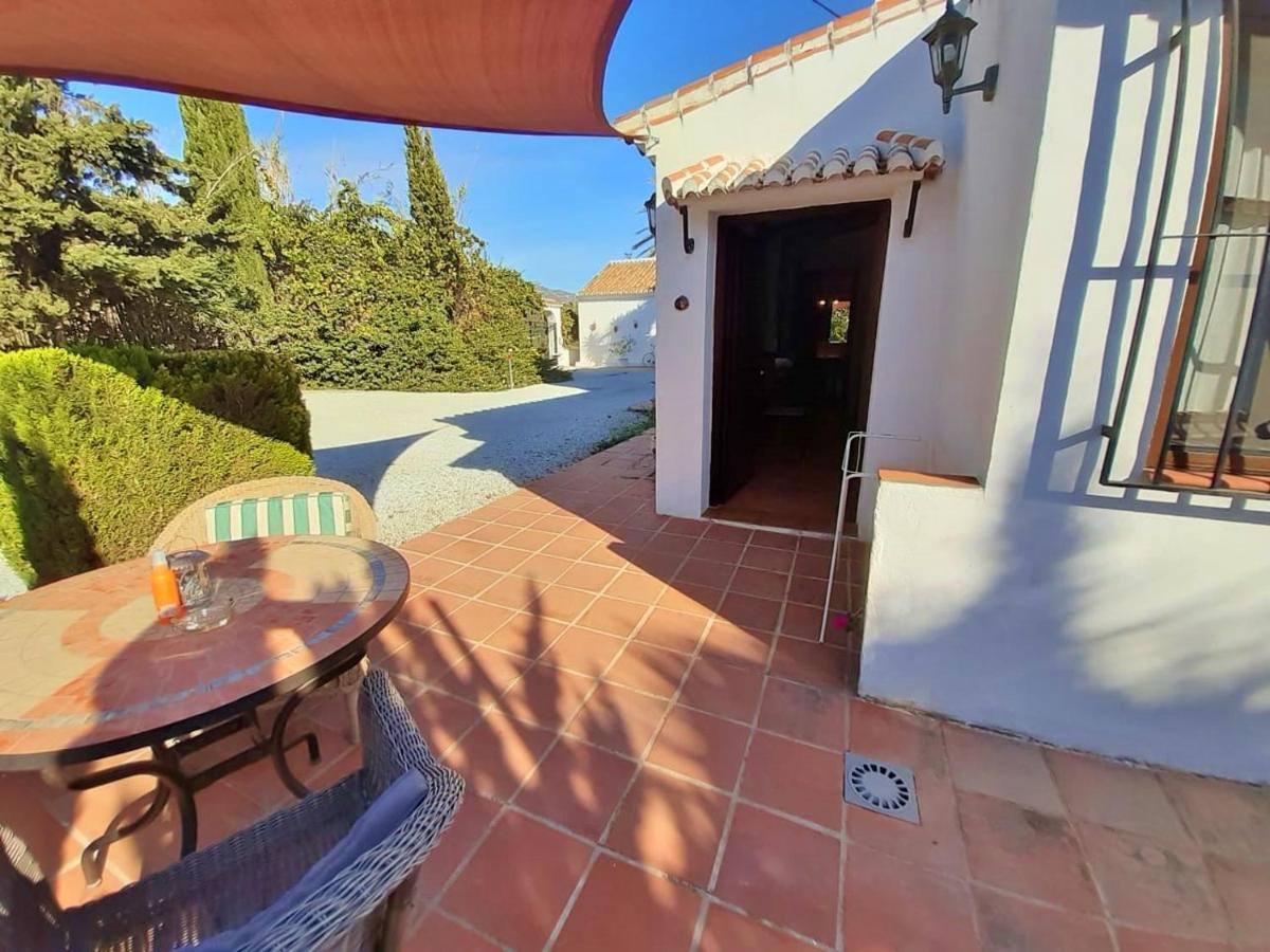 Bed and Breakfast Escuela La Crujia Velez Malaga Exterior foto