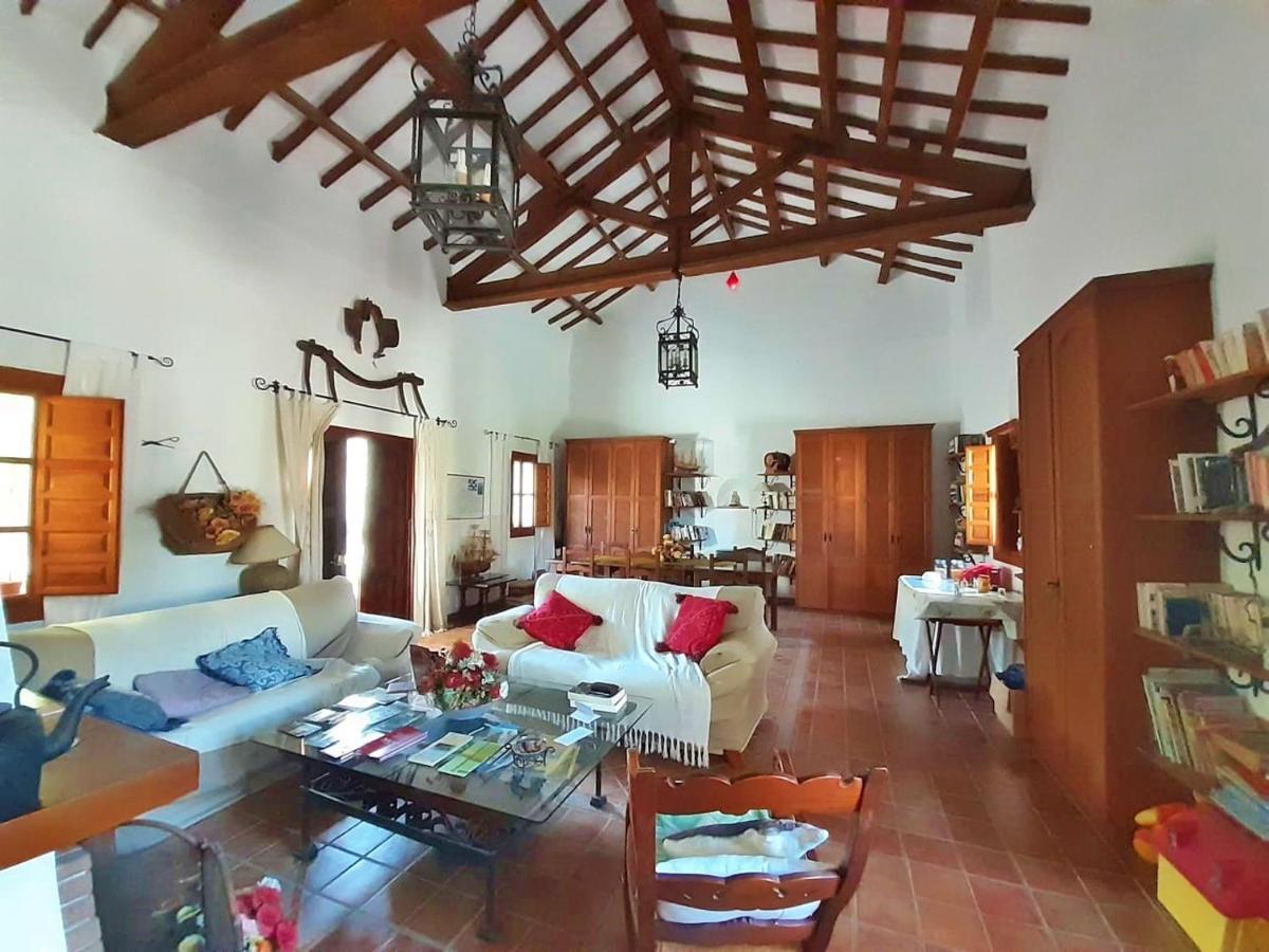 Bed and Breakfast Escuela La Crujia Velez Malaga Exterior foto