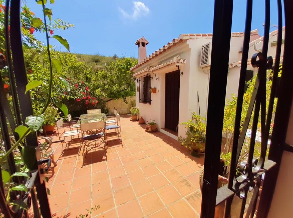 Bed and Breakfast Escuela La Crujia Velez Malaga Exterior foto
