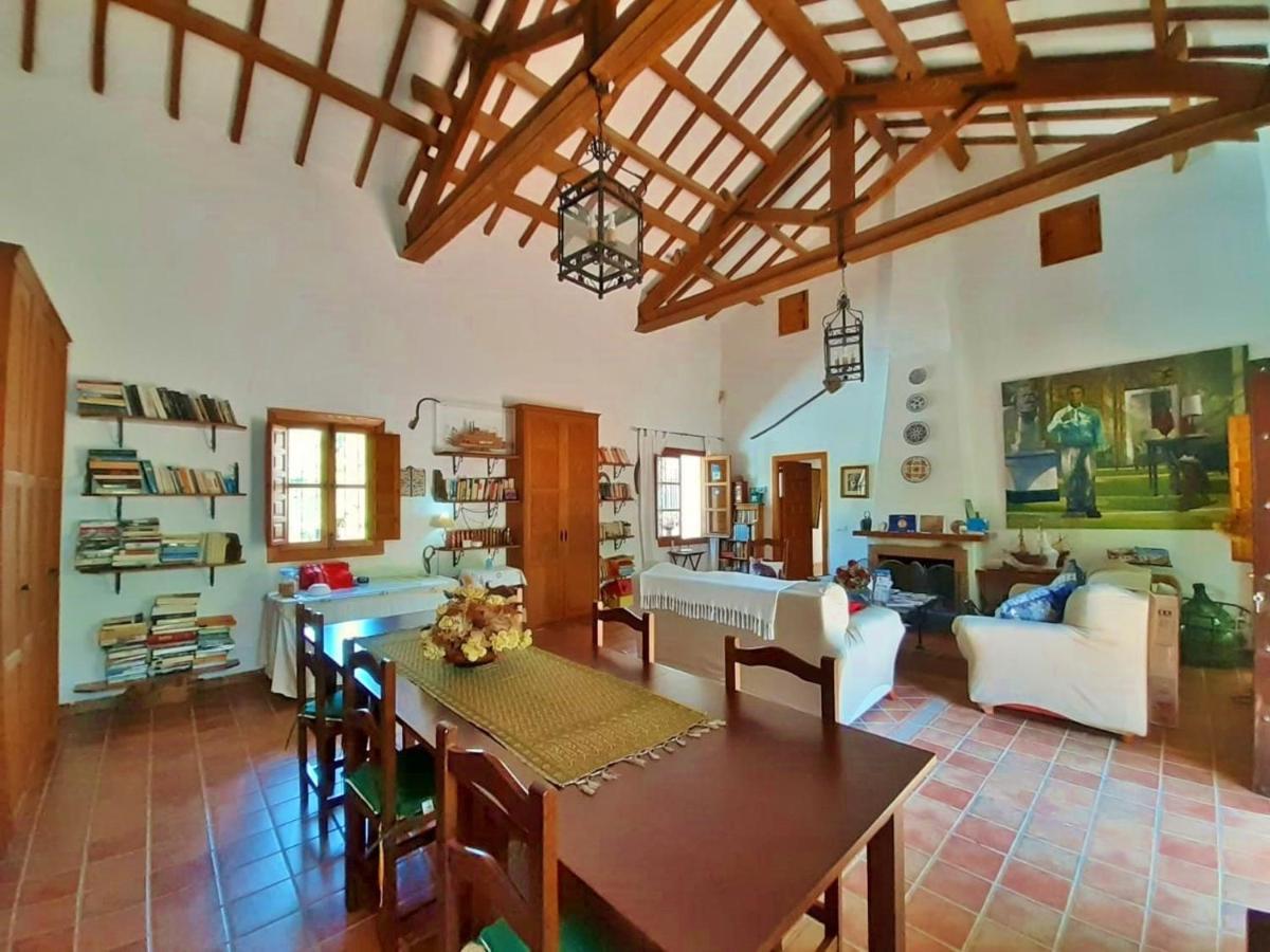 Bed and Breakfast Escuela La Crujia Velez Malaga Exterior foto