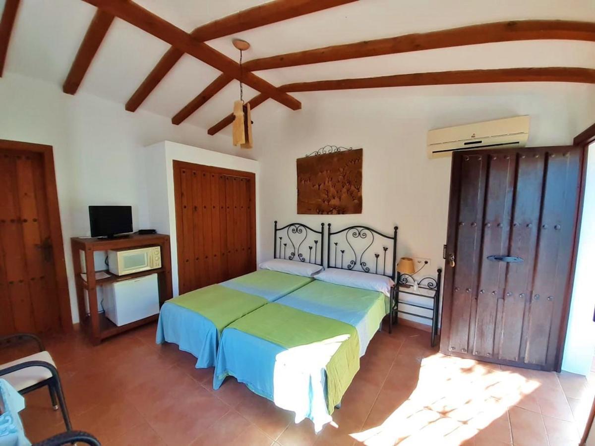 Bed and Breakfast Escuela La Crujia Velez Malaga Exterior foto